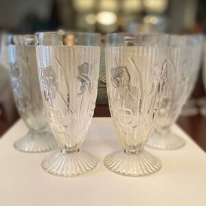 Set of 4 Iris & Herringbone Clear 8 oz Footed Tumblers